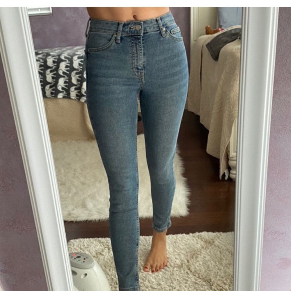 Topshop blue skinny jeans. Waist 24